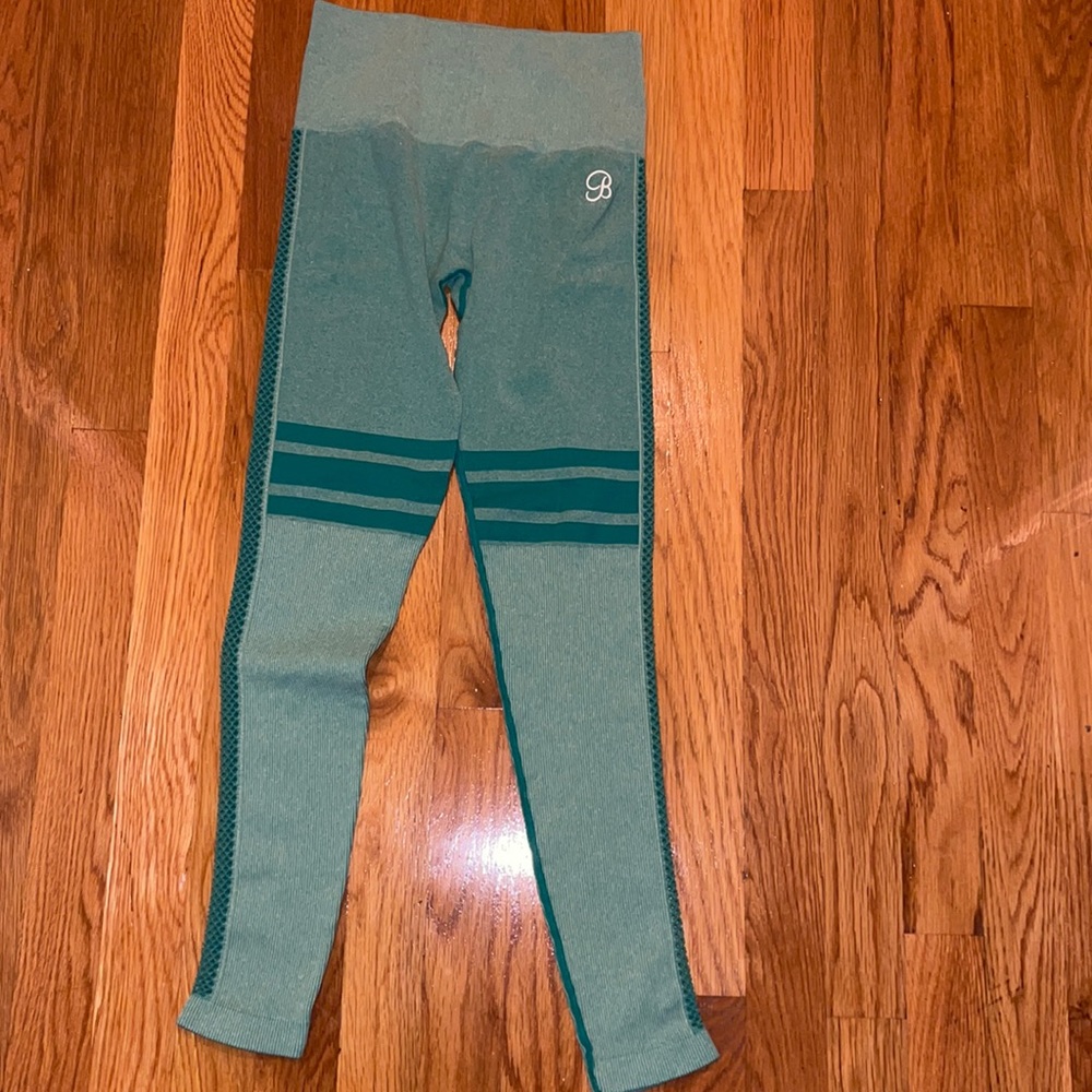 Bombshell sportswear seamless leggings size M/L